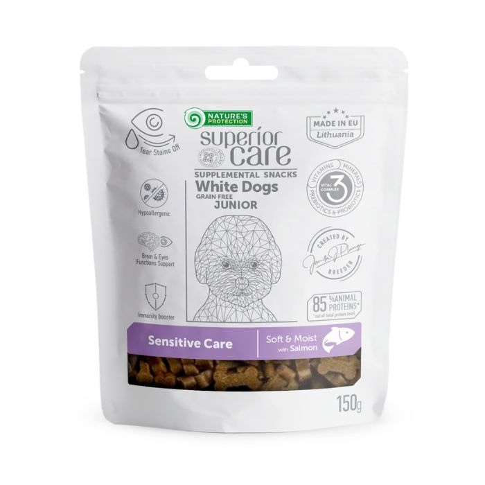 Nature's Protection Superior Care White Dogs Sensitive Care Беззернові ласощі для юніорів із білим забарвленням з чутливим травленням з лососем, 150 г